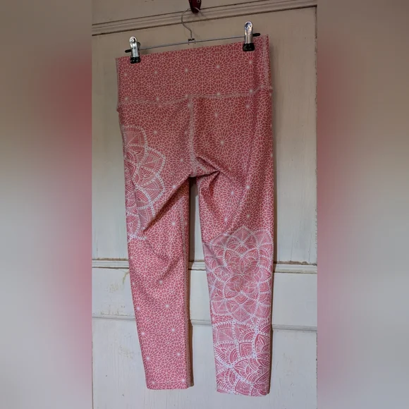 Pink Geometric Patterned Leggings - Picture 2 of 3